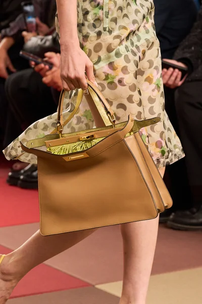 Look 201